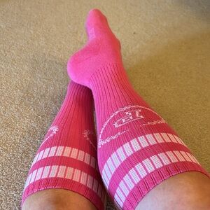BARELY WORN Vintage PINK VS Preppy Sporty Knee Socks Y2K RARE - Pink